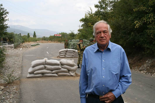Karl von Wogau am russischen Checkpoint in Akhalgori Karl von Wogau